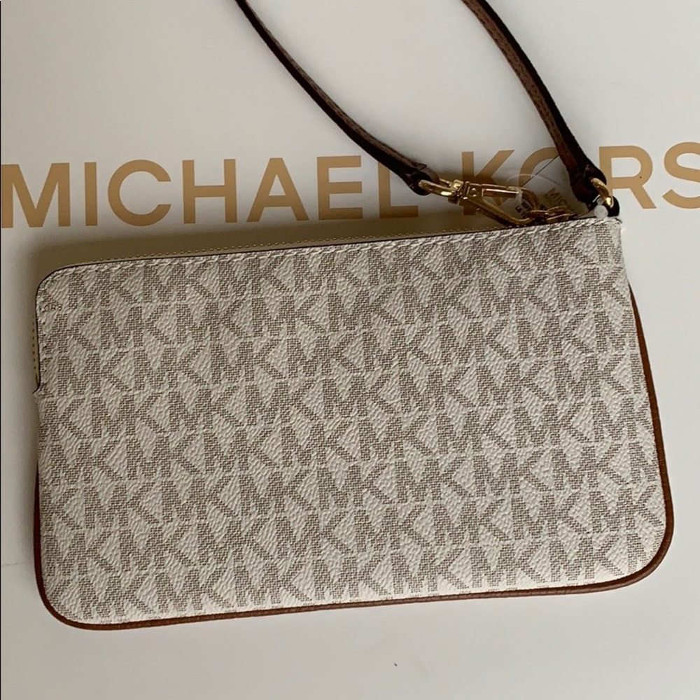 Michael Kors Jet Set Travel Lg Top Zip Wristlet - Picture 9 of 16